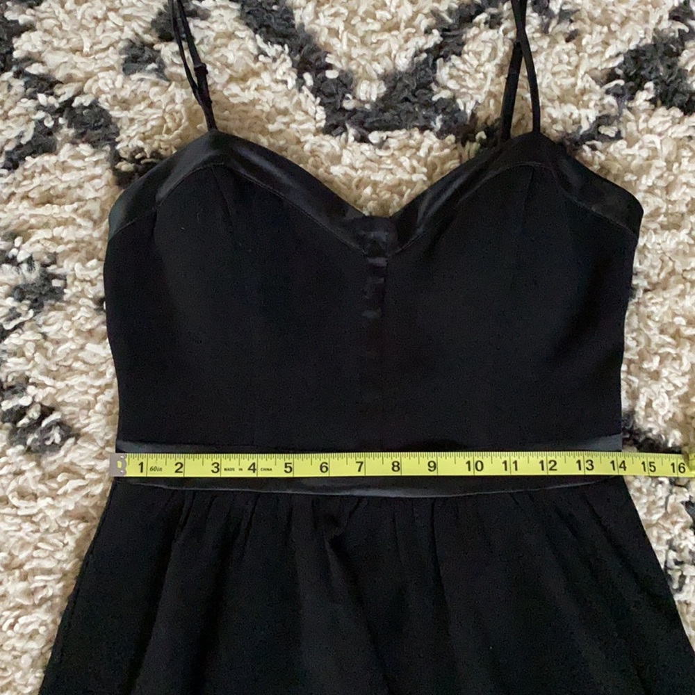 Guess • LBD - Picture 7 of 8